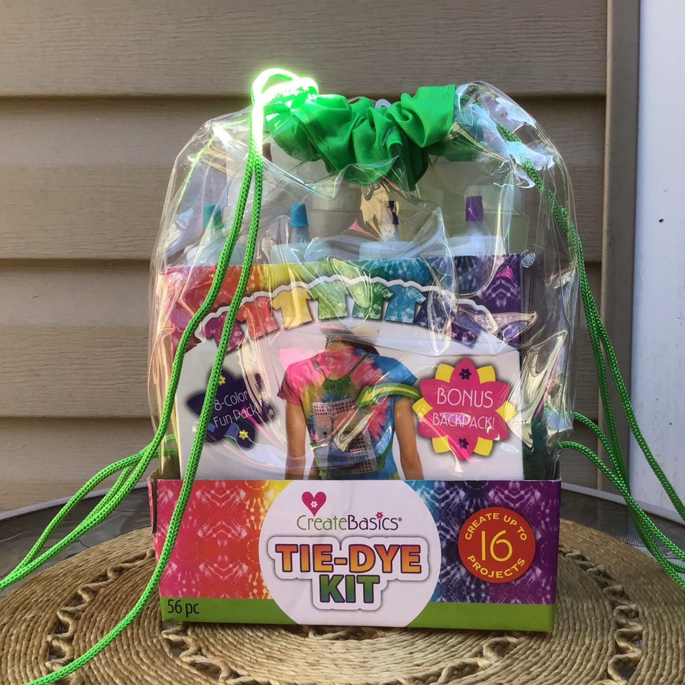 New Create Basics Tie-Dye Kit with Bonus Small Backpack